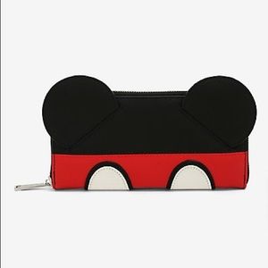 ❗️SOLD❗️Loungefly Mickey Wallet